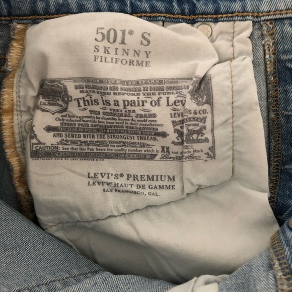Levi’s 501 Button Fly 28/28 Iconic Denim Light Wash Jeans - Picture 7 of 16